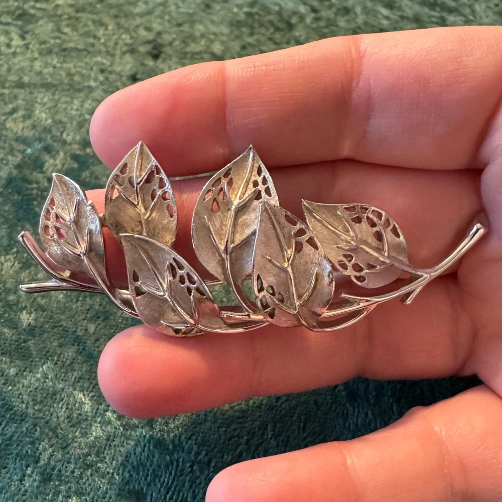 Crown Trifari Vintage Silver Tone Leaf Brooch, EUC. 3 1/4” x 1 1/4”. - Picture 1 of 4